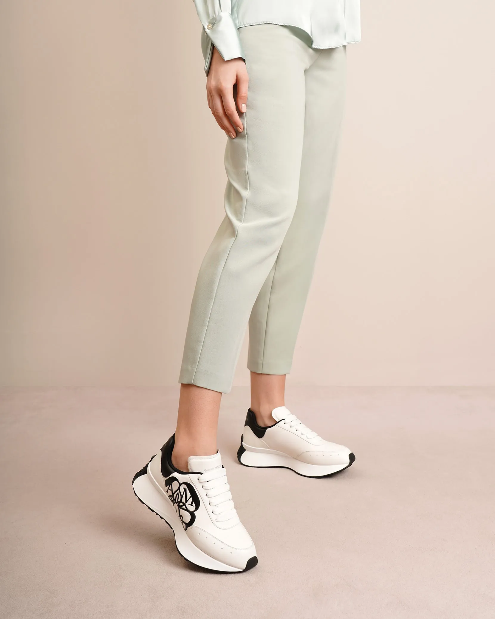 Runner white and black